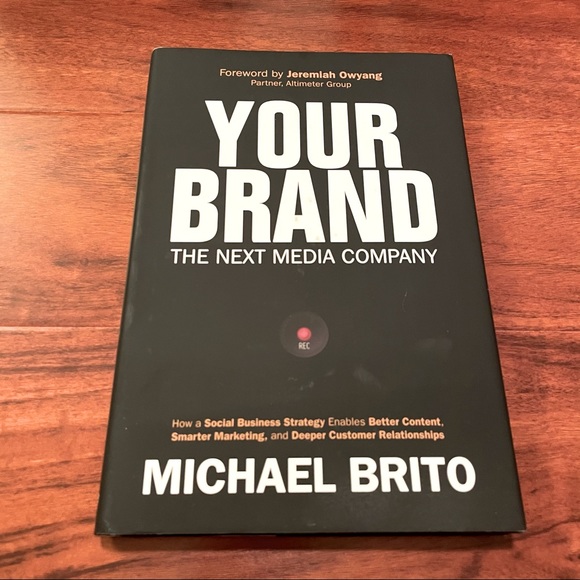 🆕 Signed Copy - Your Brand, The Next Media Company - Picture 1 of 4